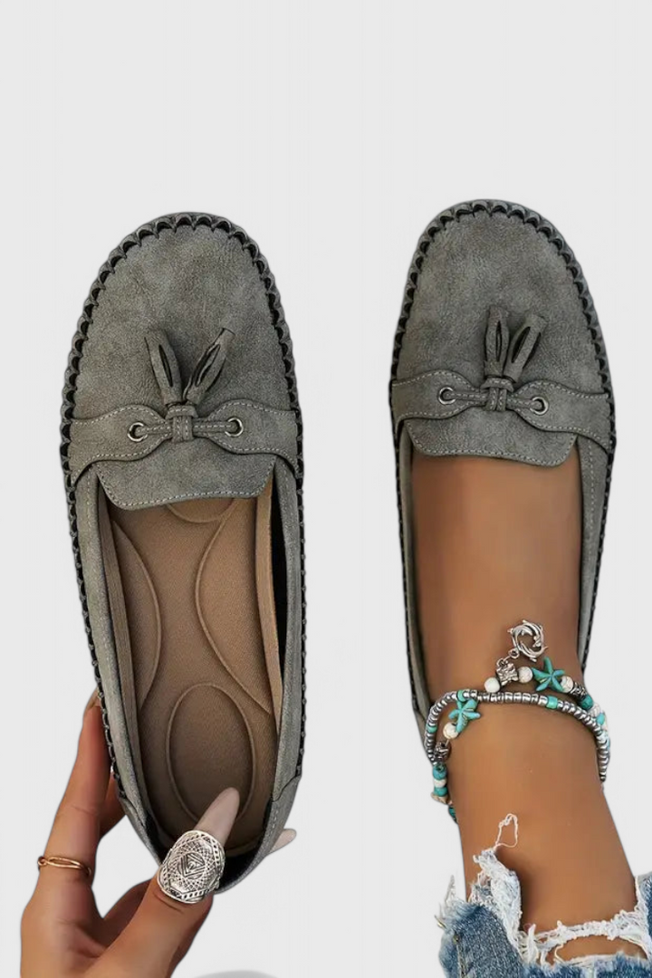 Peony | Mocasines de Suede Clásicos con Borlas