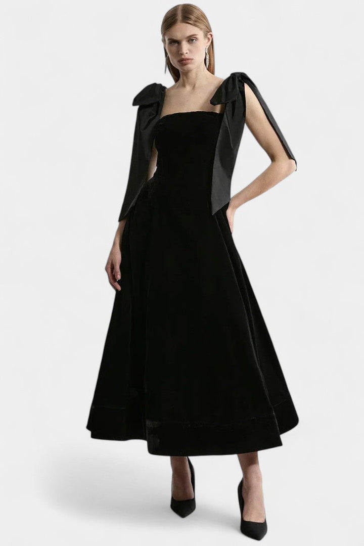 Ajla | Vestido Midi de Terciopelo sin Tirantes con Lazo