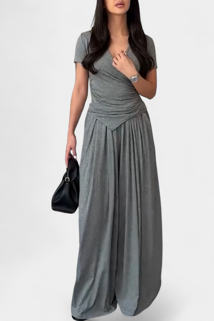 Ruslana | Conjunto Cómodo de Dos Piezas con Escote en V Cruzado