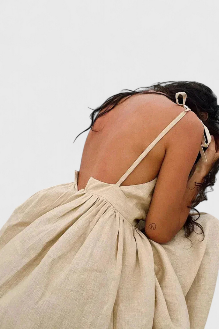 Justine | Vestido Fluido de Verano con Toques Femeninos