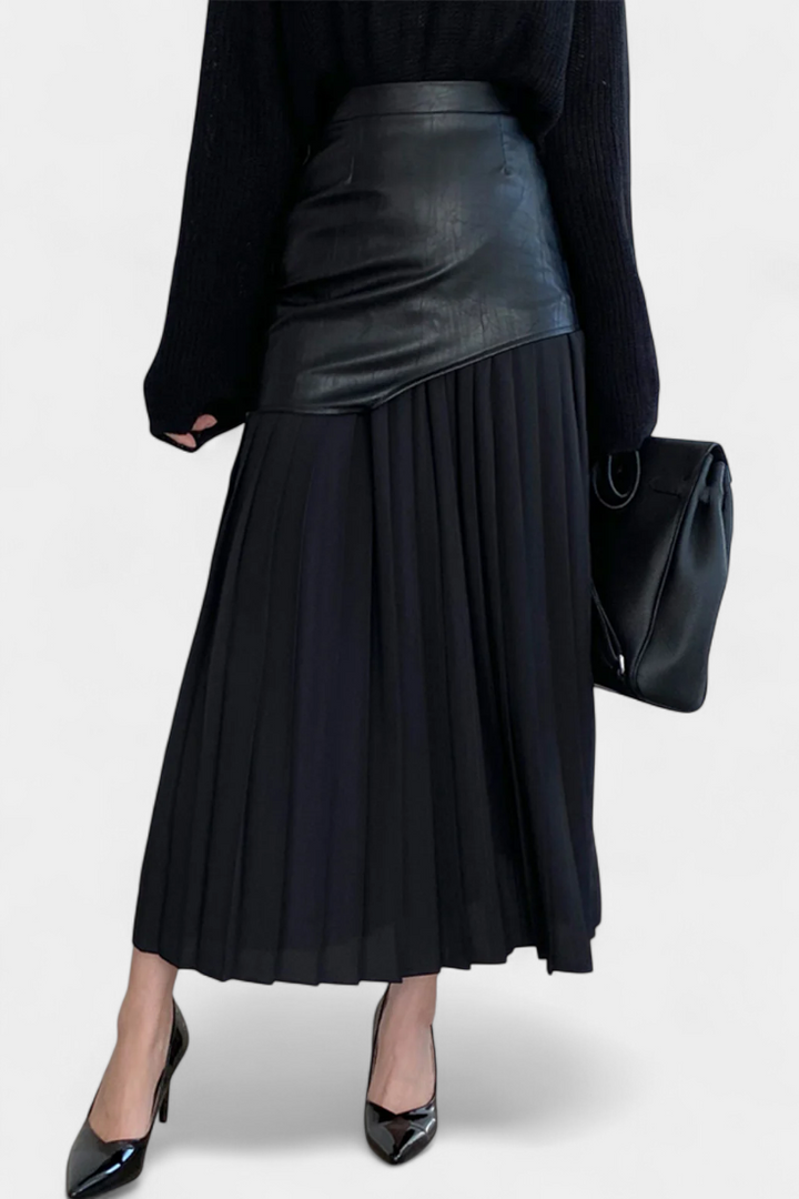 Noelle | Falda Maxi Asimétrica de Chifón y Cuero Sintético
