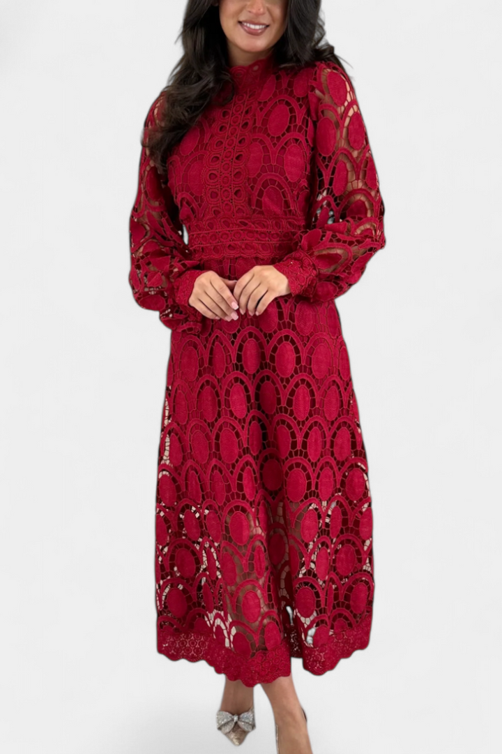 Jovie | Vestido Midi de Encaje Bordado con Cuello Alto