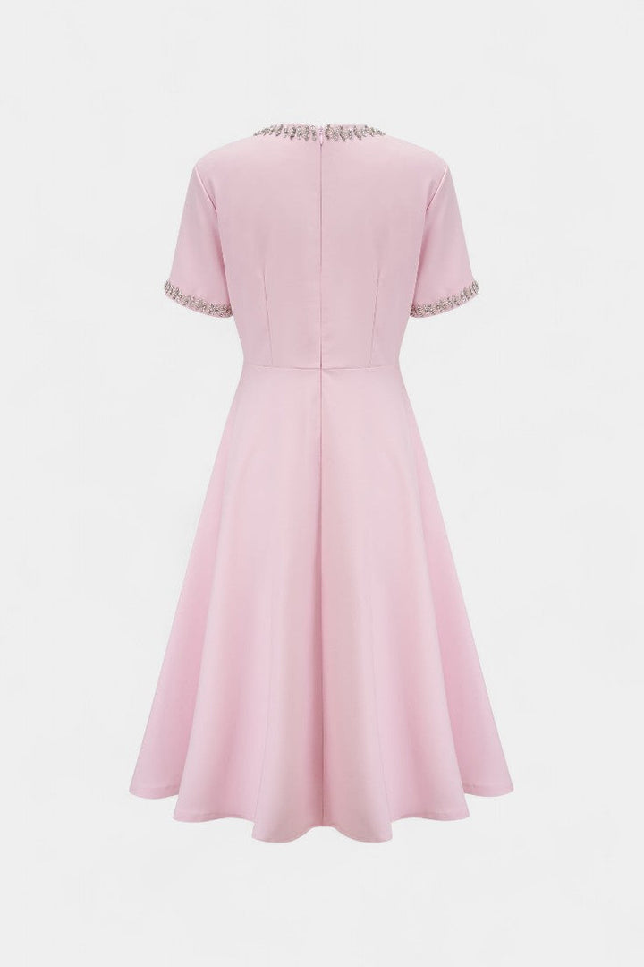 Linda | Vestido Midi Acampanado con Lazo de Cristal