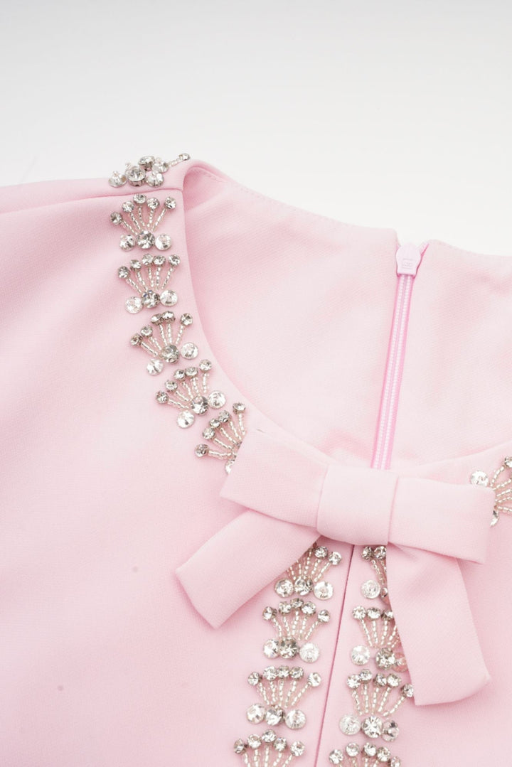 Linda | Vestido Midi Acampanado con Lazo de Cristal