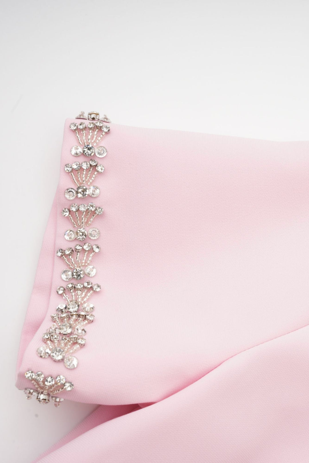 Linda | Vestido Midi Acampanado con Lazo de Cristal