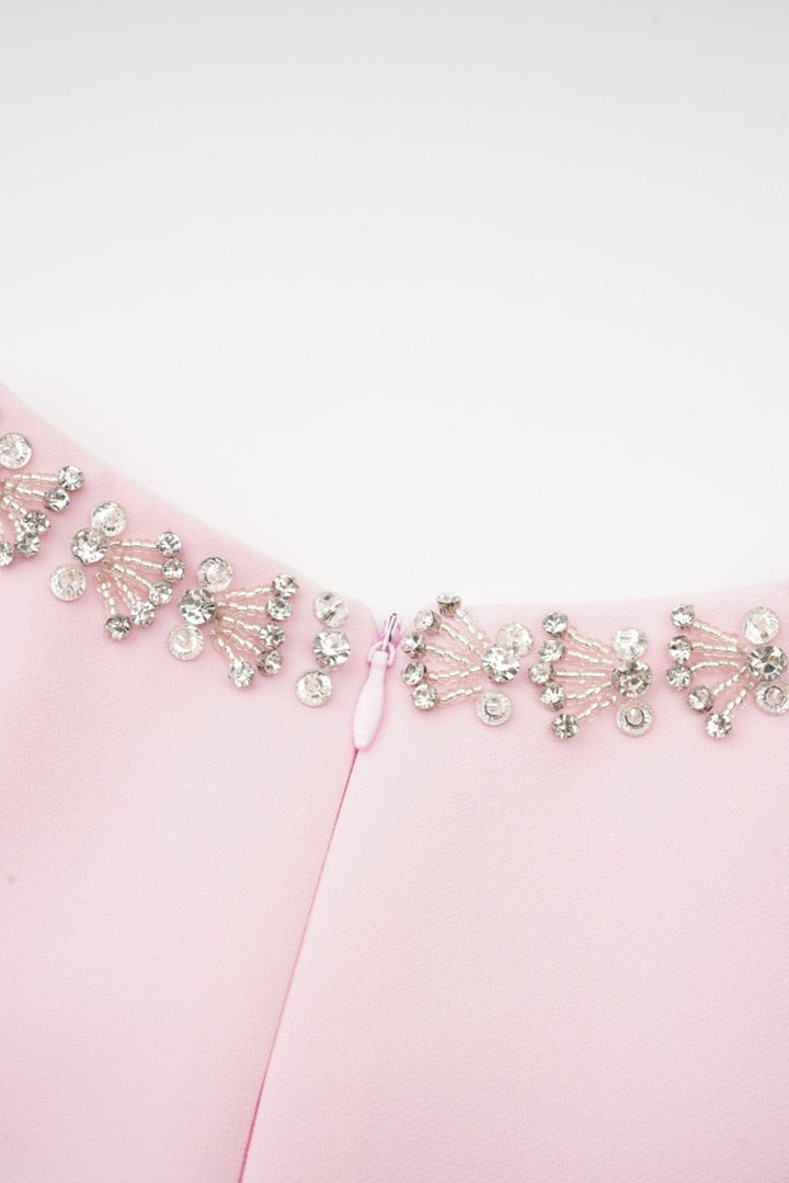 Linda | Vestido Midi Acampanado con Lazo de Cristal