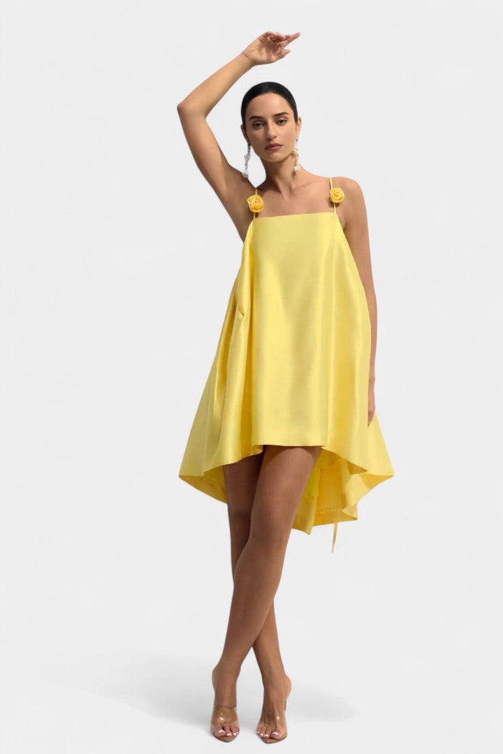 Hedda | Vestido Mini Detalle Rosa con Tirantes Espagueti