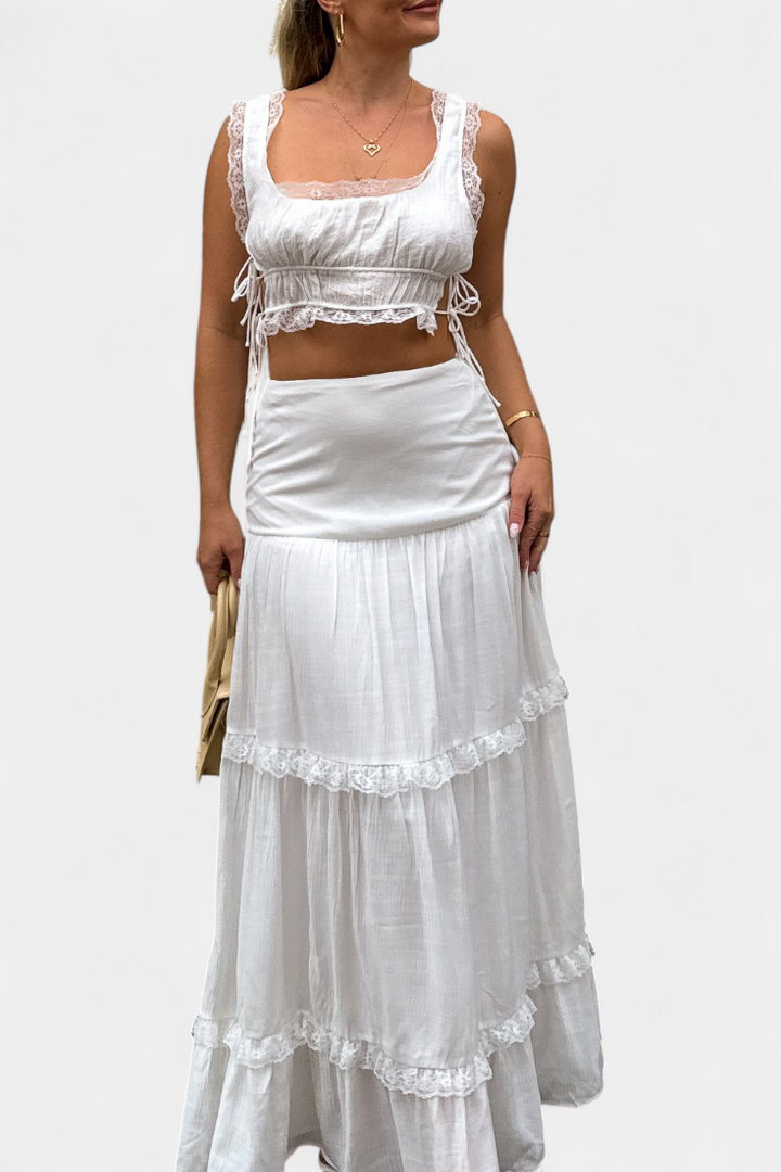 Ilys | Conjunto Romántico de Top con Encaje y Falda Larga Voluminosa