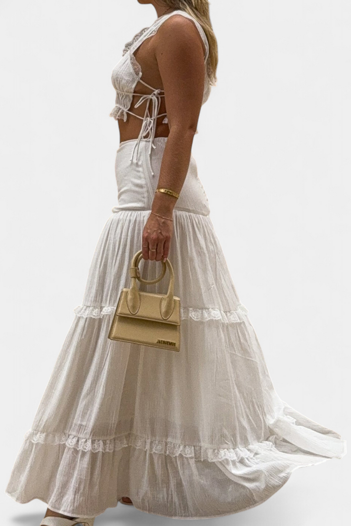 Ilys | Conjunto Romántico de Top con Encaje y Falda Larga Voluminosa