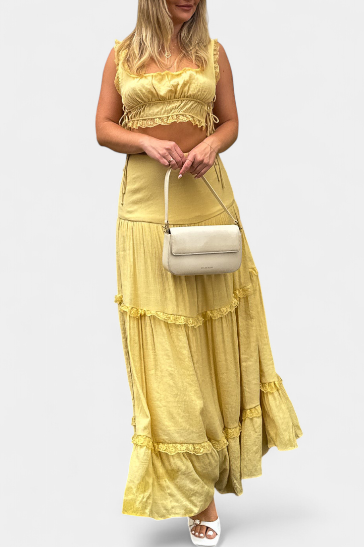 Ilys | Conjunto Romántico de Top con Encaje y Falda Larga Voluminosa