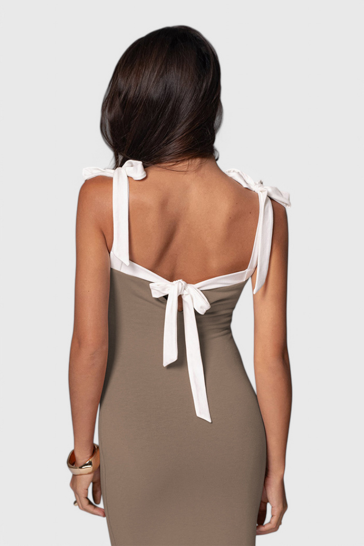 Sabine | Vestido de Noche de Largo Completo con Tirantes de Lazo