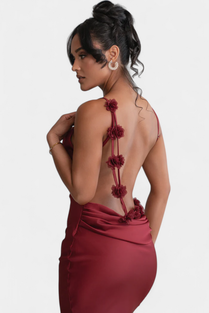 Mercedes | Vestido de Novia con Detalle de Flores y Cuello Drapeado