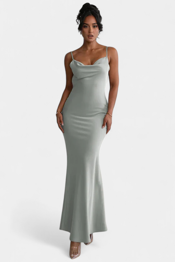 Mercedes | Vestido de Novia con Detalle de Flores y Cuello Drapeado