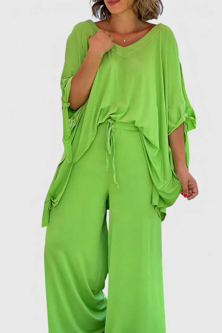 Cecilia | Conjunto de Dos Piezas con Detalle de Hombro Descubierto