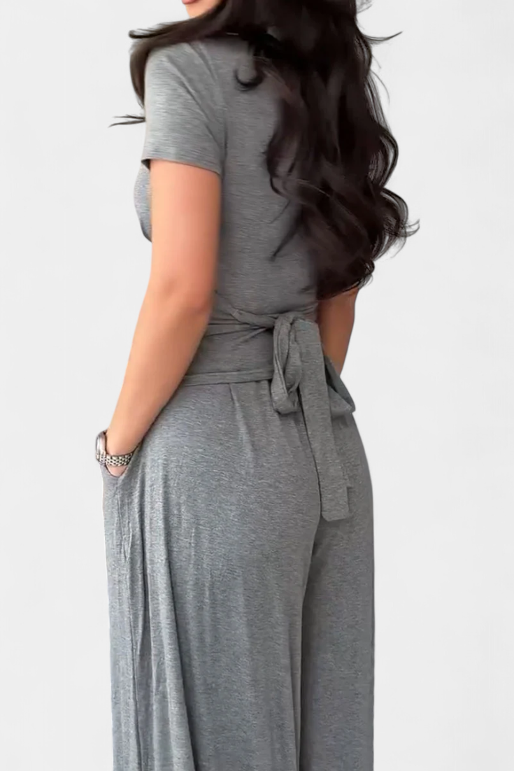 Ruslana | Conjunto Cómodo de Dos Piezas con Escote en V Cruzado