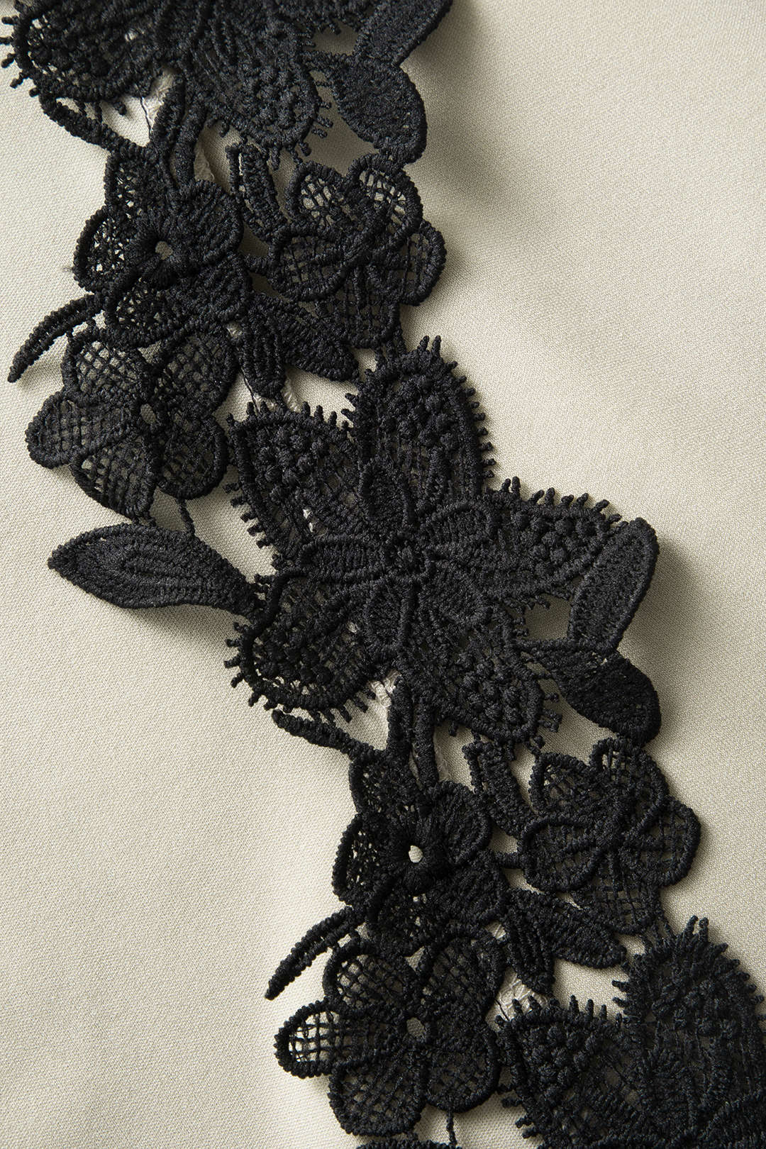 Diana | Vestido Midi de Panel de Encaje Asimétrico