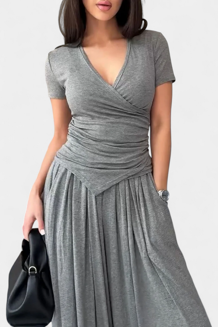 Ruslana | Conjunto Cómodo de Dos Piezas con Escote en V Cruzado