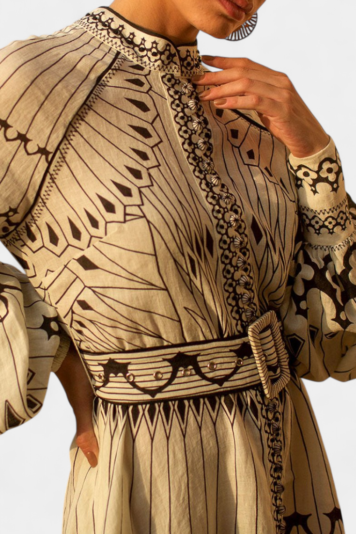 Soria | Vestido Maxi Botón Bordado de Estilo Folk