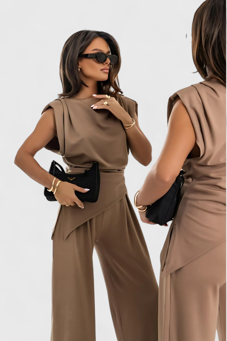 Catalina | Conjunto asimétrico de dos piezas con pantalón palazzo