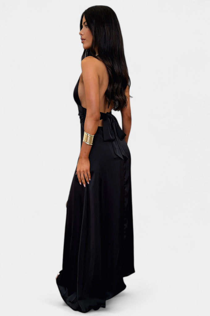Latisha | Vestido de Cuello Halter y Gran Abertura