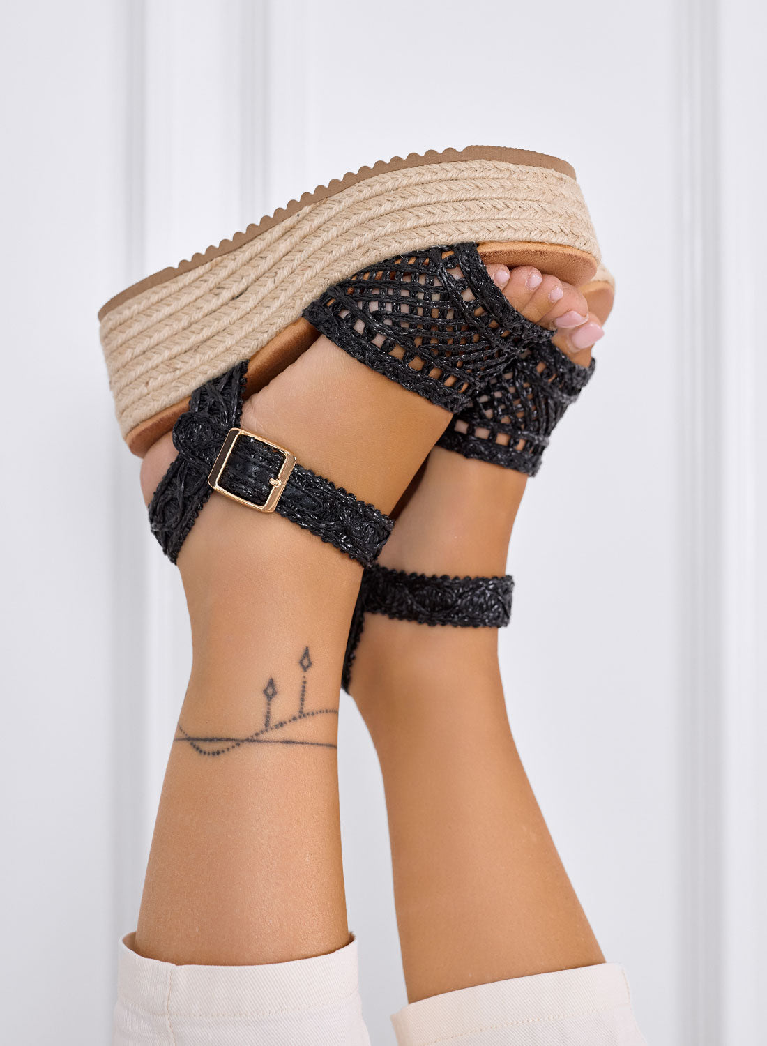 Marsillia - Sandalias Platform Negras con Cuerda Trenzada