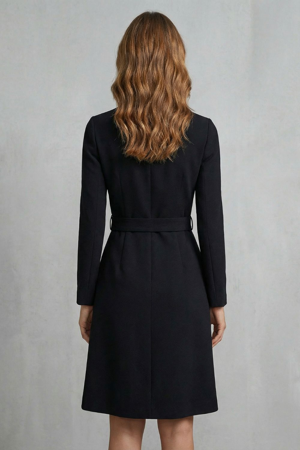 Nivara | Cintura asimétrica con cinturón – Vestido midi evasé