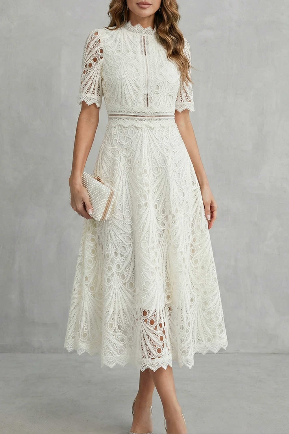 Charlisse | Vestido midi de cuello alto en encaje – Refinamiento ornamental