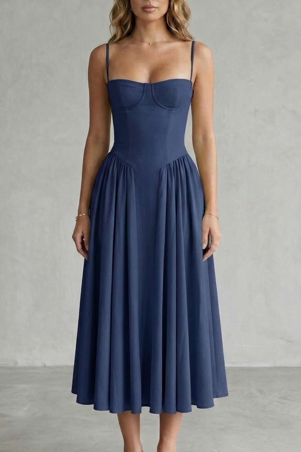 Calliope | Vestido estructurado sin mangas – Estructura atemporal