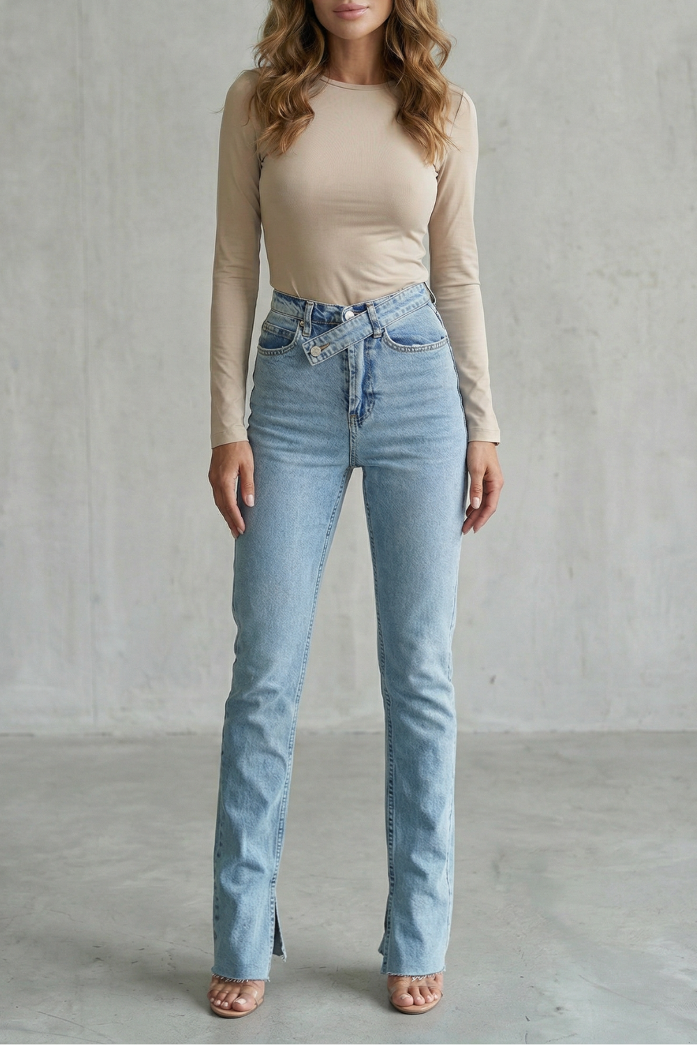 Avelisse – Cross waist detail – Straight leg jeans
