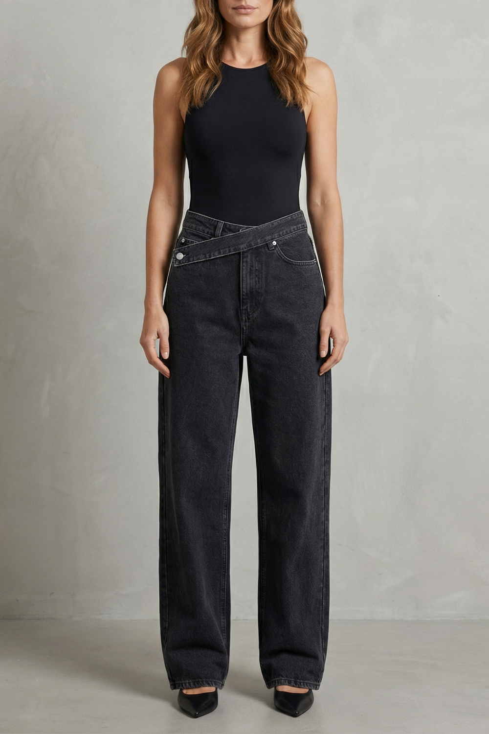Casila – Asymmetrical closure – Straight-leg jeans