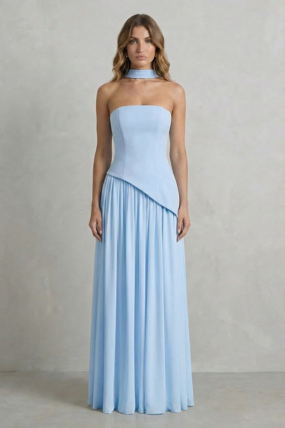 Celestara | Vestido largo palabra de honor con abertura – Drapeado esculpido