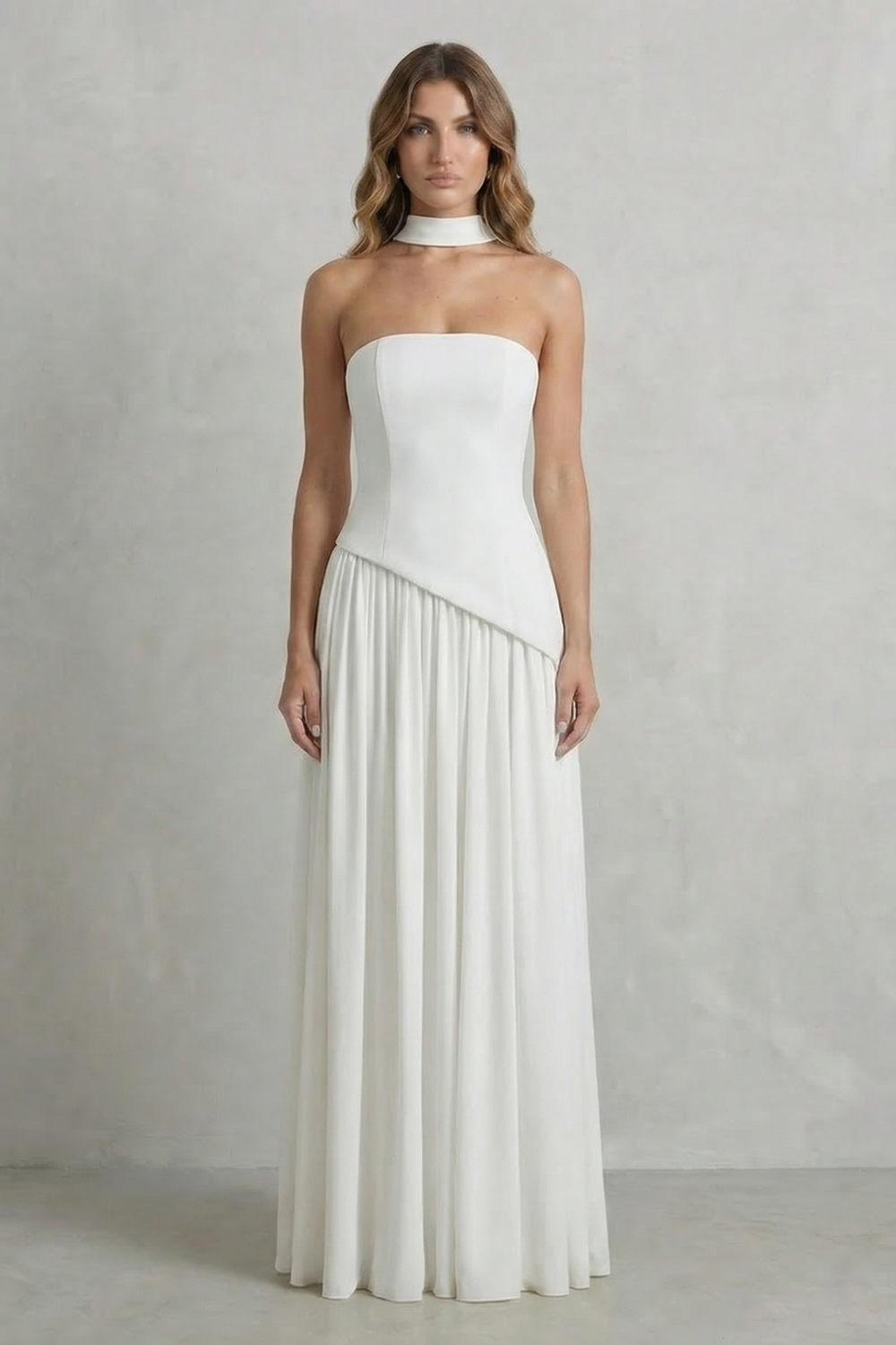 Celestara | Vestido largo palabra de honor con abertura – Drapeado esculpido