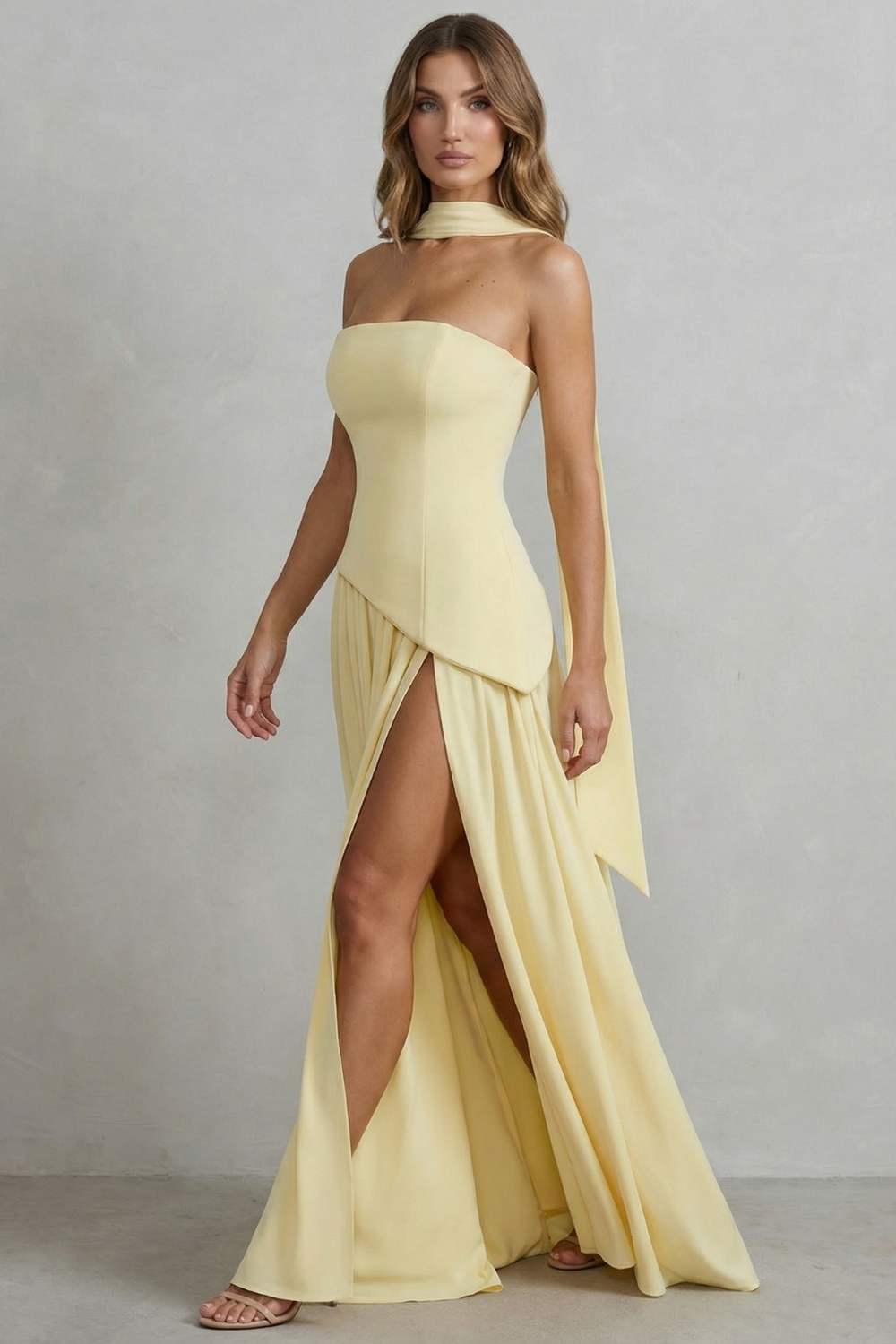 Celestara | Vestido largo palabra de honor con abertura – Drapeado esculpido