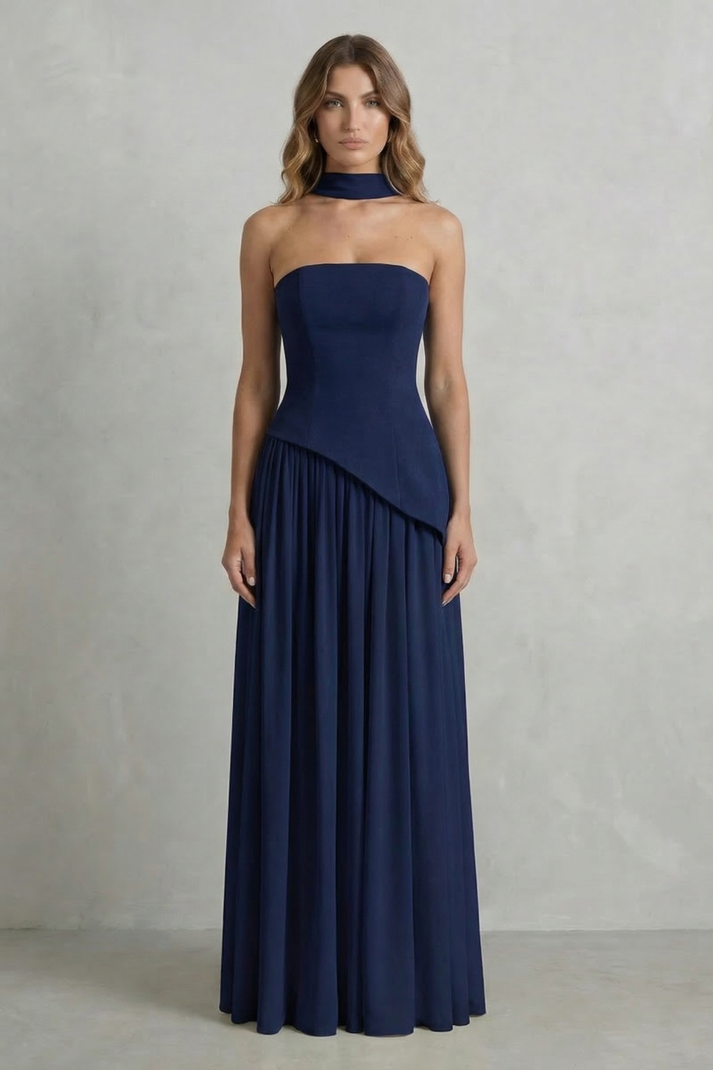 Celestara | Vestido largo palabra de honor con abertura – Drapeado esculpido