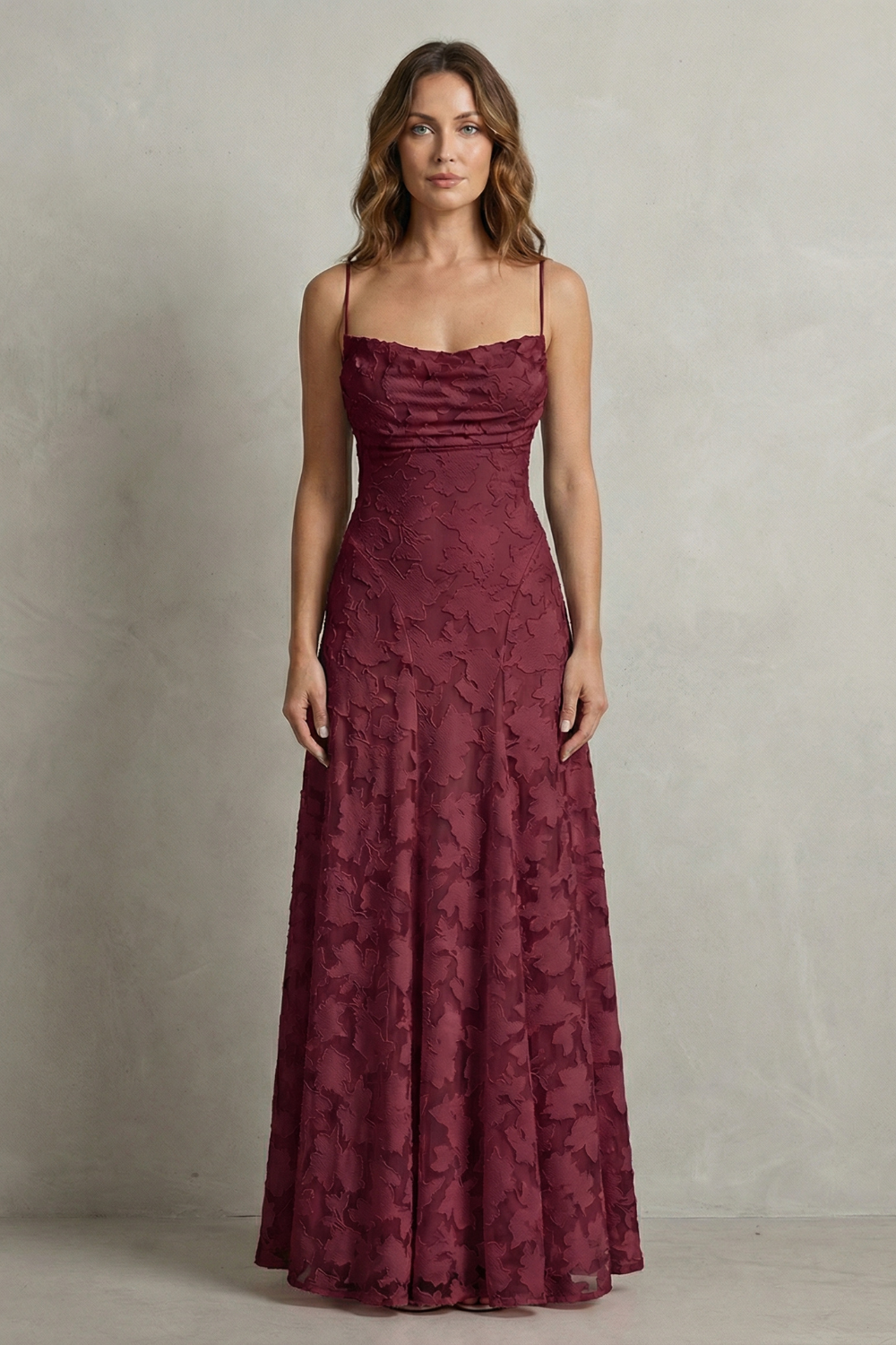 Florielle | Vestido largo floral en relieve – Silueta romántica sin mangas