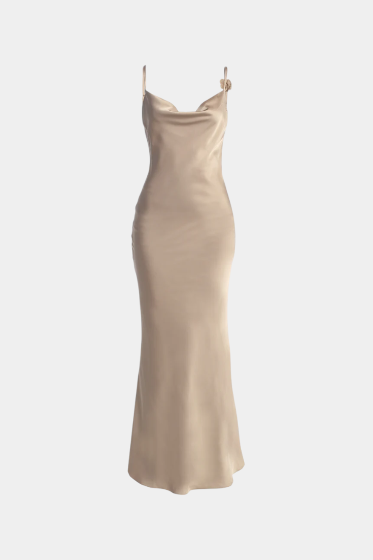 Mercedes | Vestido de Novia con Detalle de Flores y Cuello Drapeado