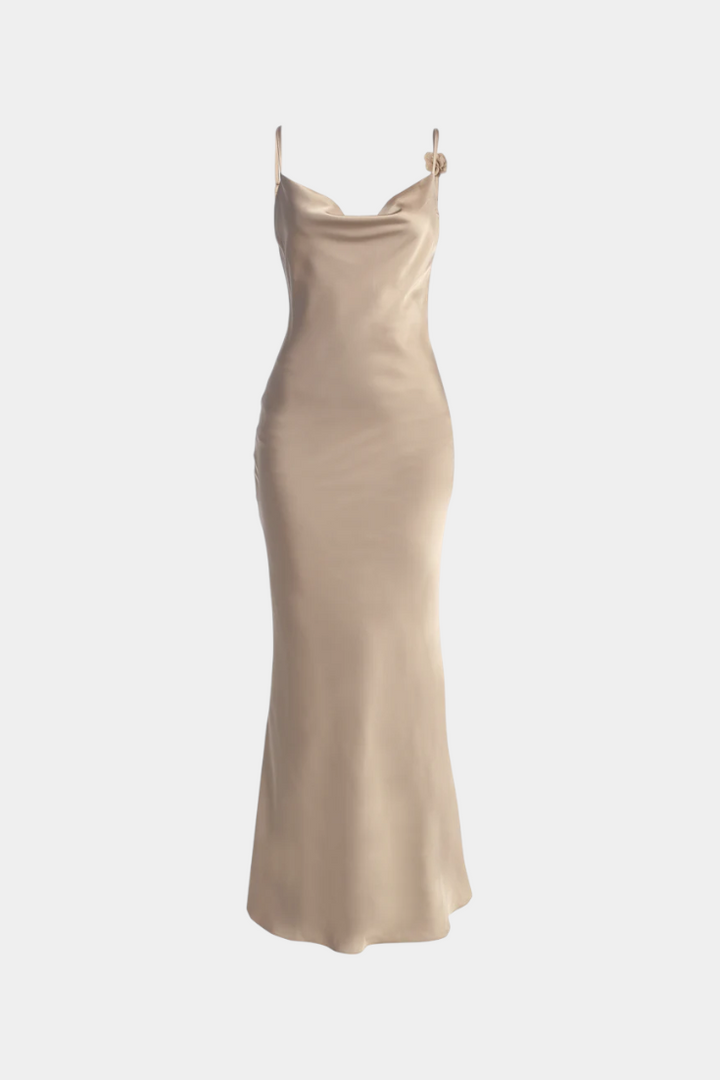Mercedes | Vestido de Novia con Detalle de Flores y Cuello Drapeado