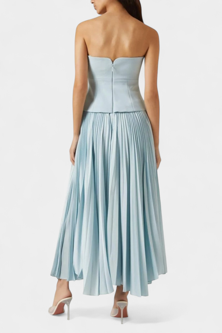 Clara | Vestido Midi Plisado con Hombros Descubiertos