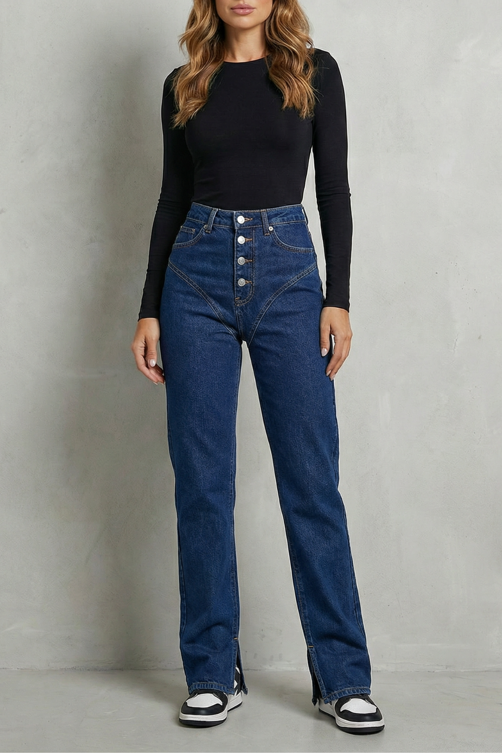 Klorette – Sculpted button detail – Straight leg jeans