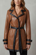 Mirella | Ribete en contraste envolvente – Trench efecto piel con cinturón