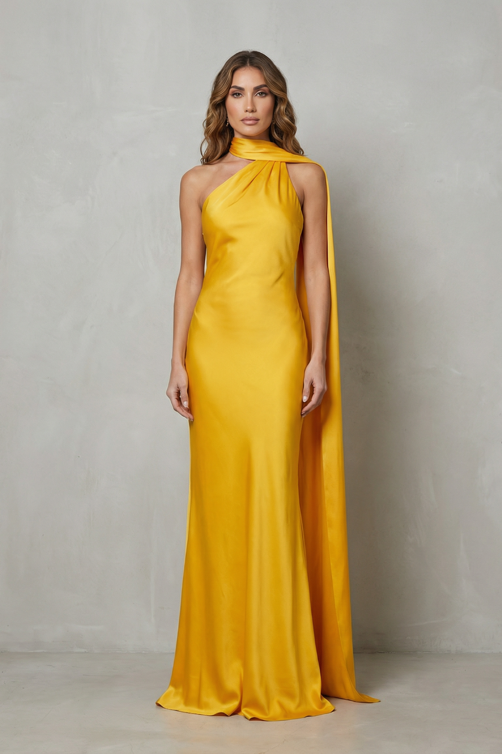 Orlianne | Vestido largo de satén estilo sirena – Cascada drapeada en el escote