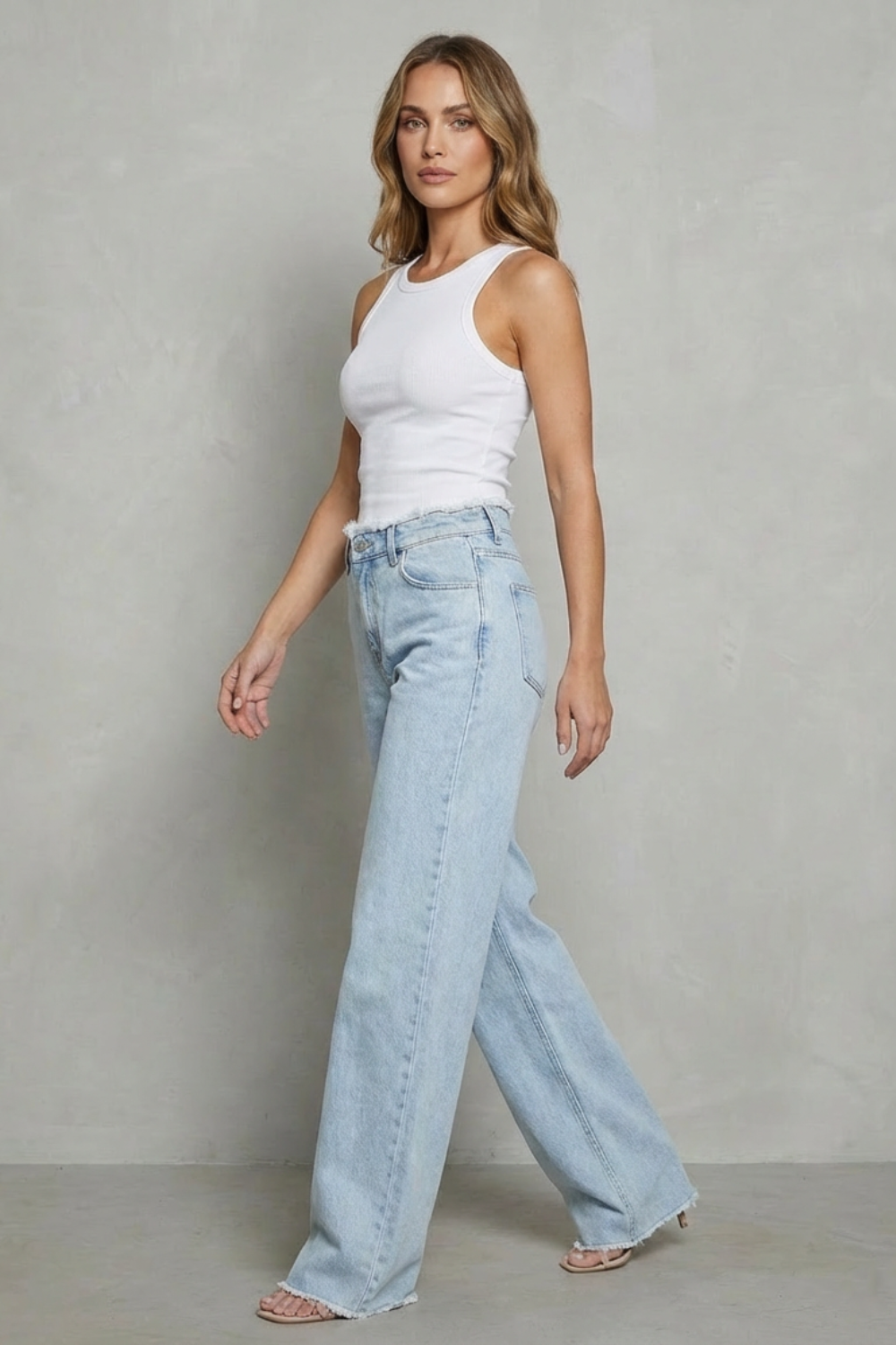 Rivazza | Vaqueros wide leg tiro alto – Bajo deshilachado