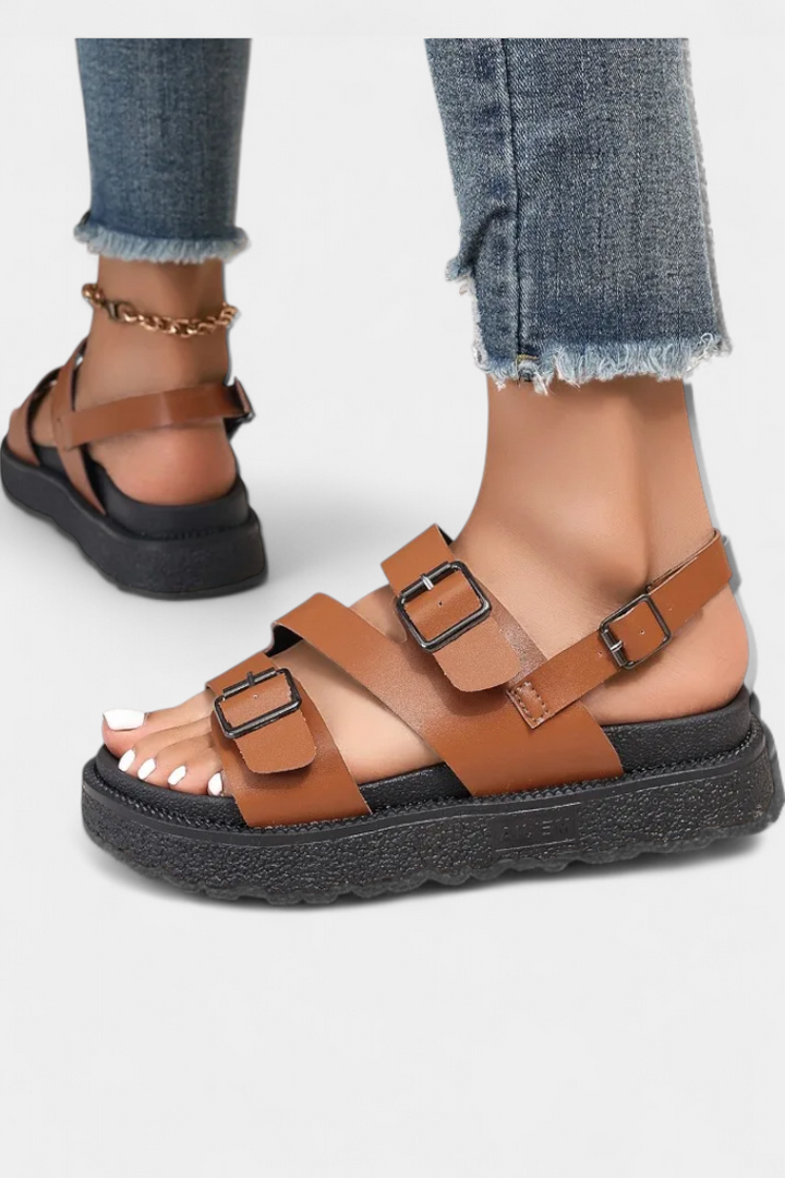 Renée | Sandalias Planas de Cuero Vegano con Correas Ajustables