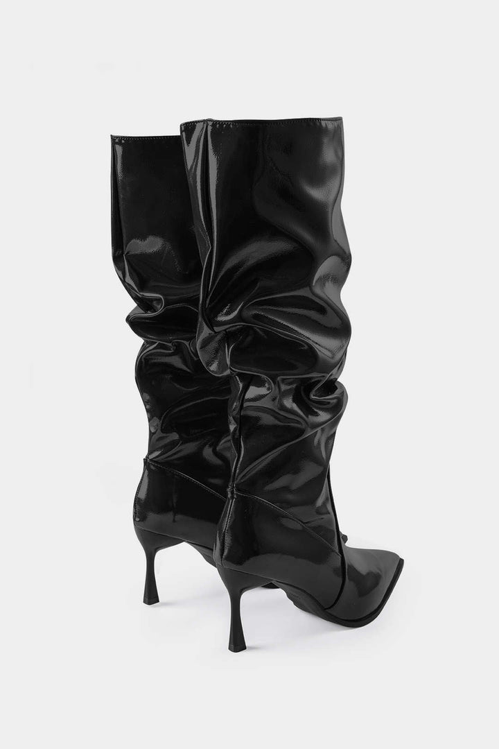 Luna | Botas de Cuero Sintético con Pliegues y Punta Afila