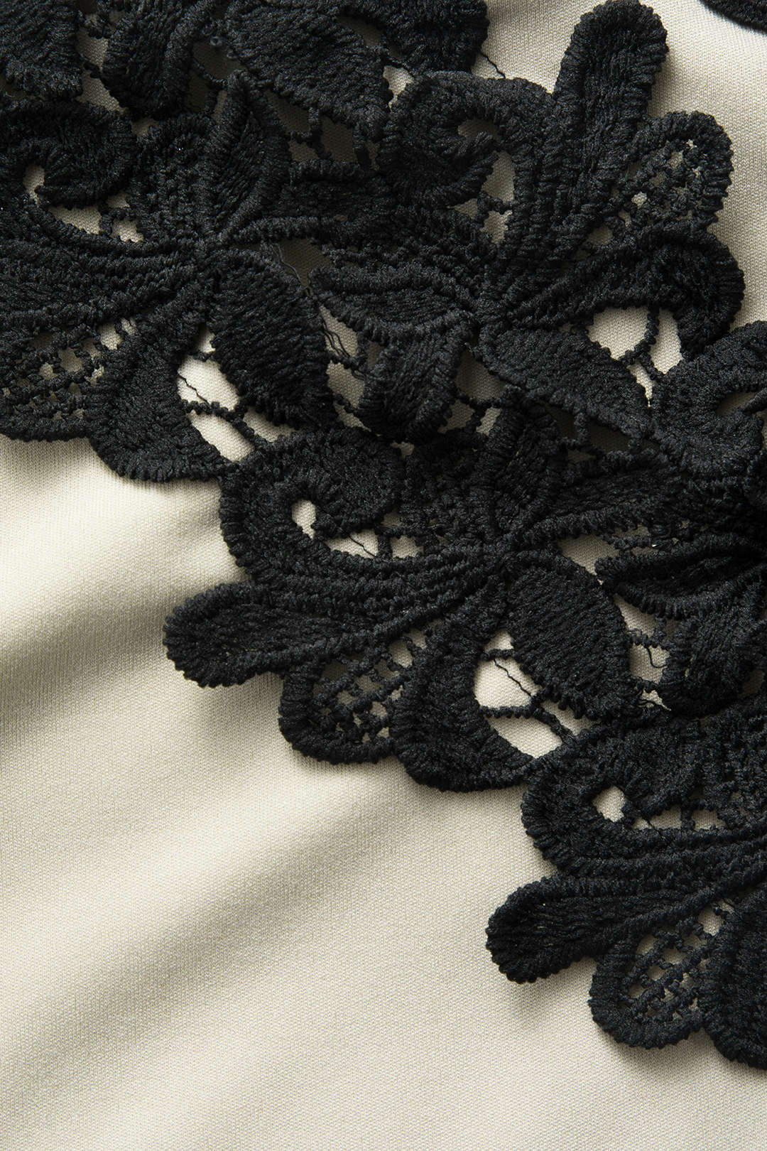 Diana | Vestido Midi de Panel de Encaje Asimétrico